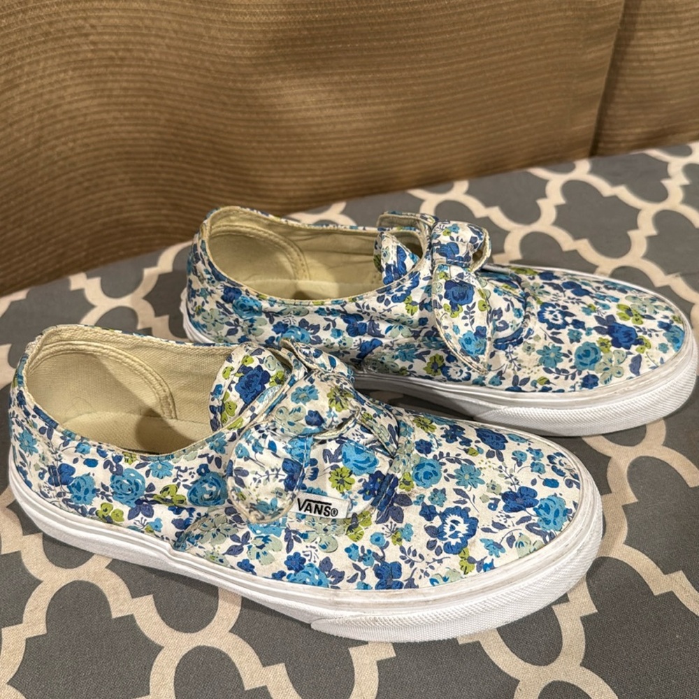 Vans sneakers 2 girls